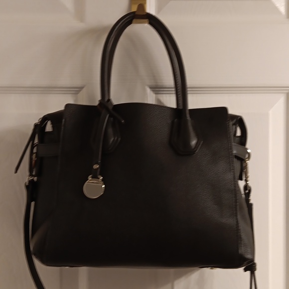 Black Handbag - Picture 2 of 5